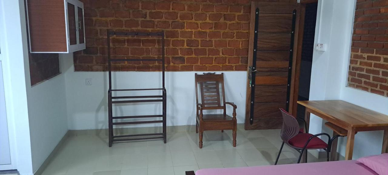 Madu River Edge Hotel Balapitiya Bagian luar foto
